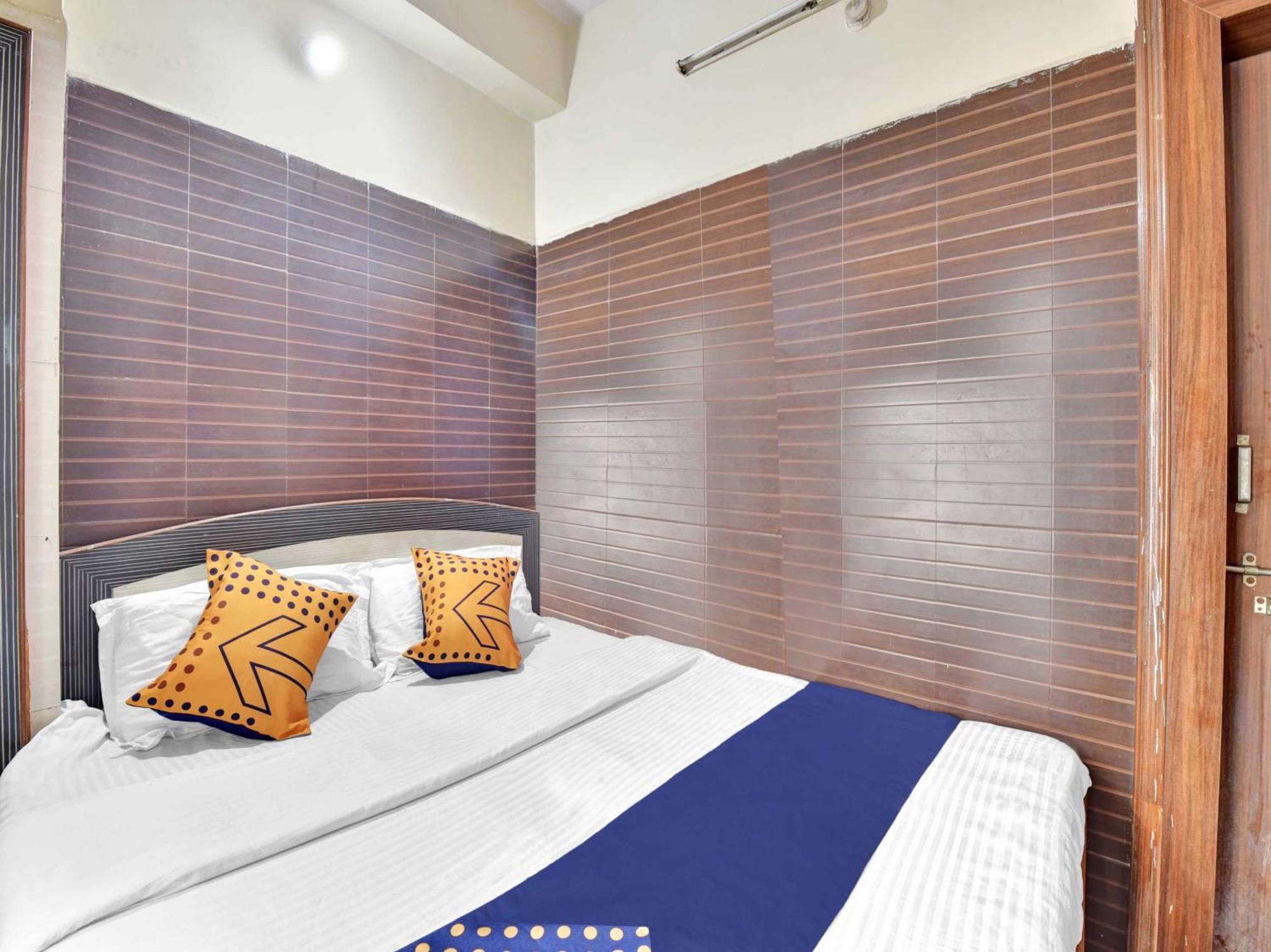 Oyo 85212 Hotel Vaibhav Аджмер Екстериор снимка