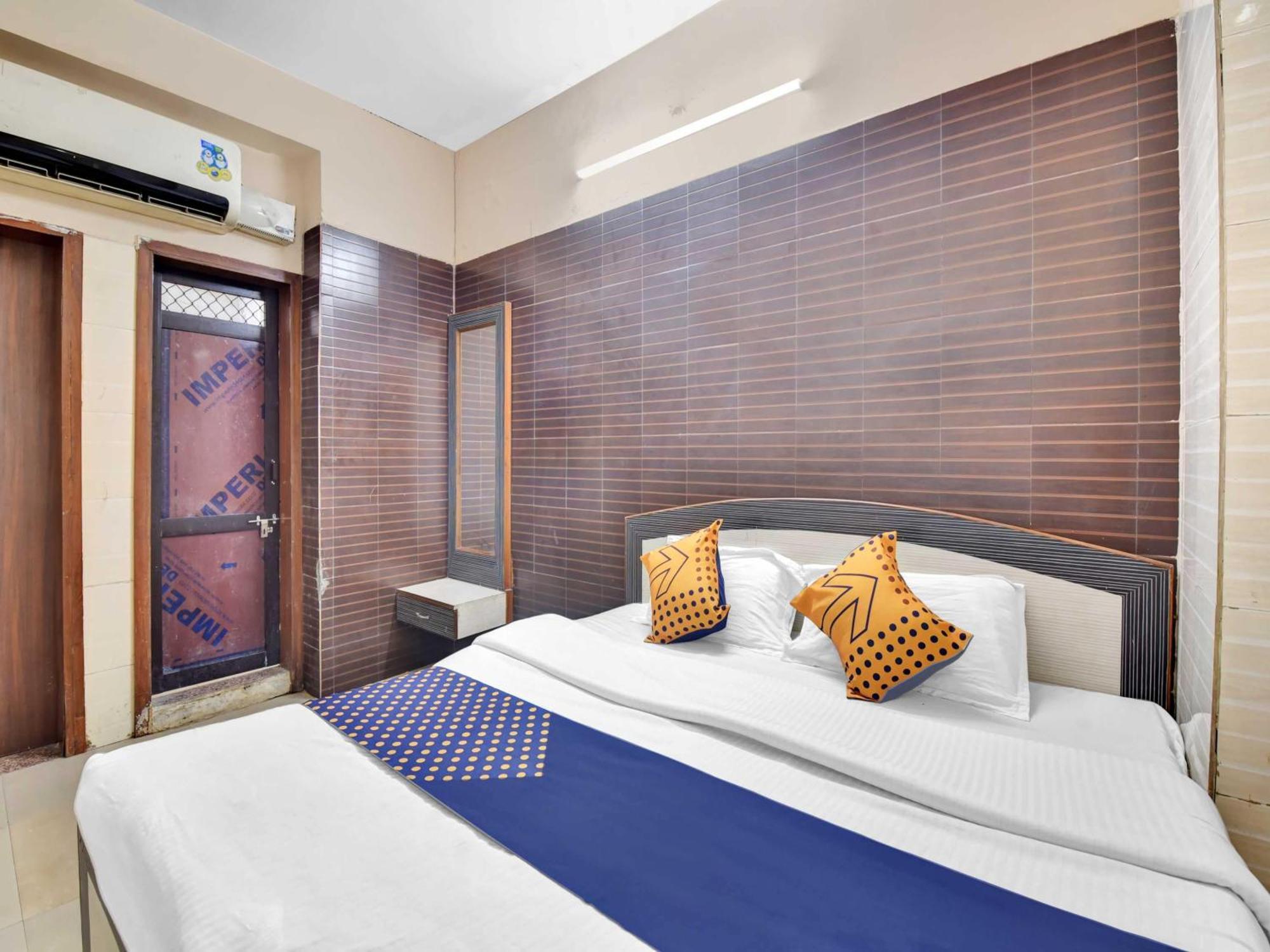 Oyo 85212 Hotel Vaibhav Аджмер Екстериор снимка