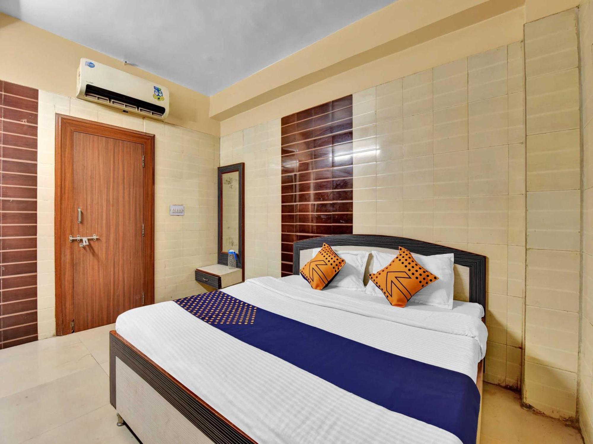 Oyo 85212 Hotel Vaibhav Аджмер Екстериор снимка