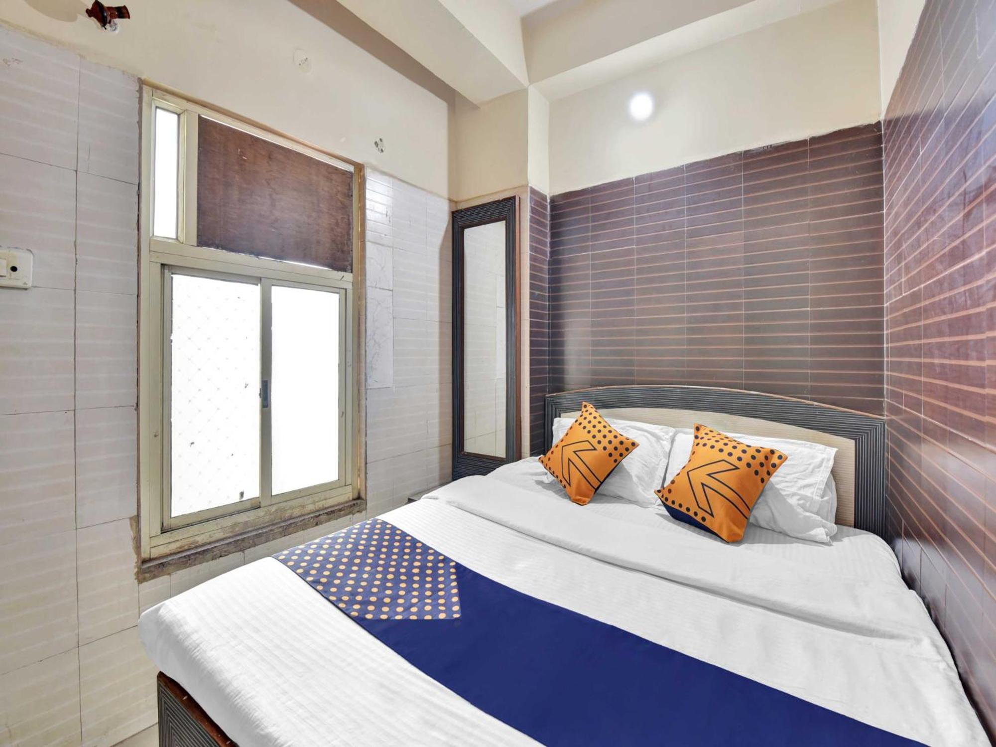 Oyo 85212 Hotel Vaibhav Аджмер Екстериор снимка