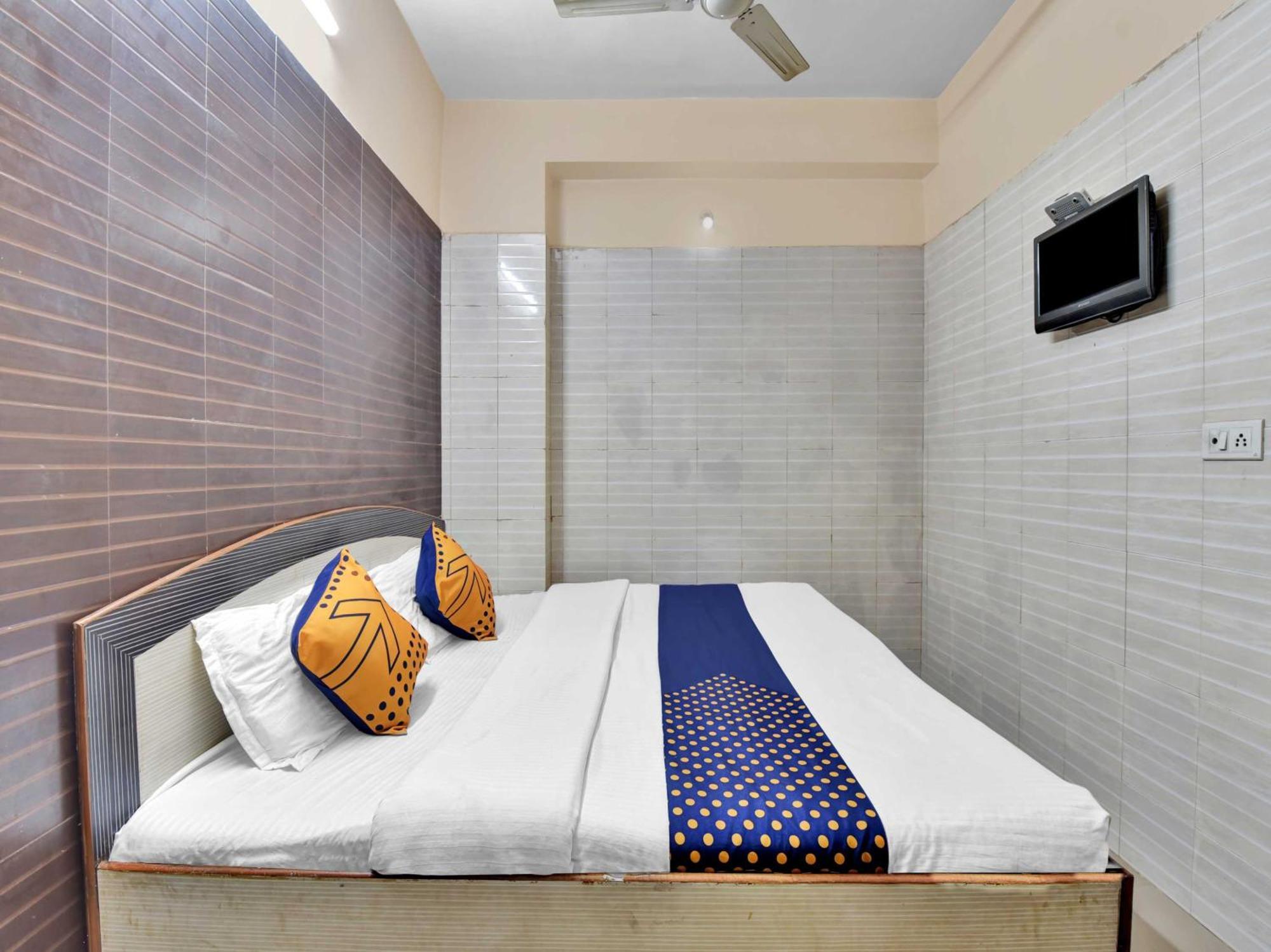 Oyo 85212 Hotel Vaibhav Аджмер Екстериор снимка