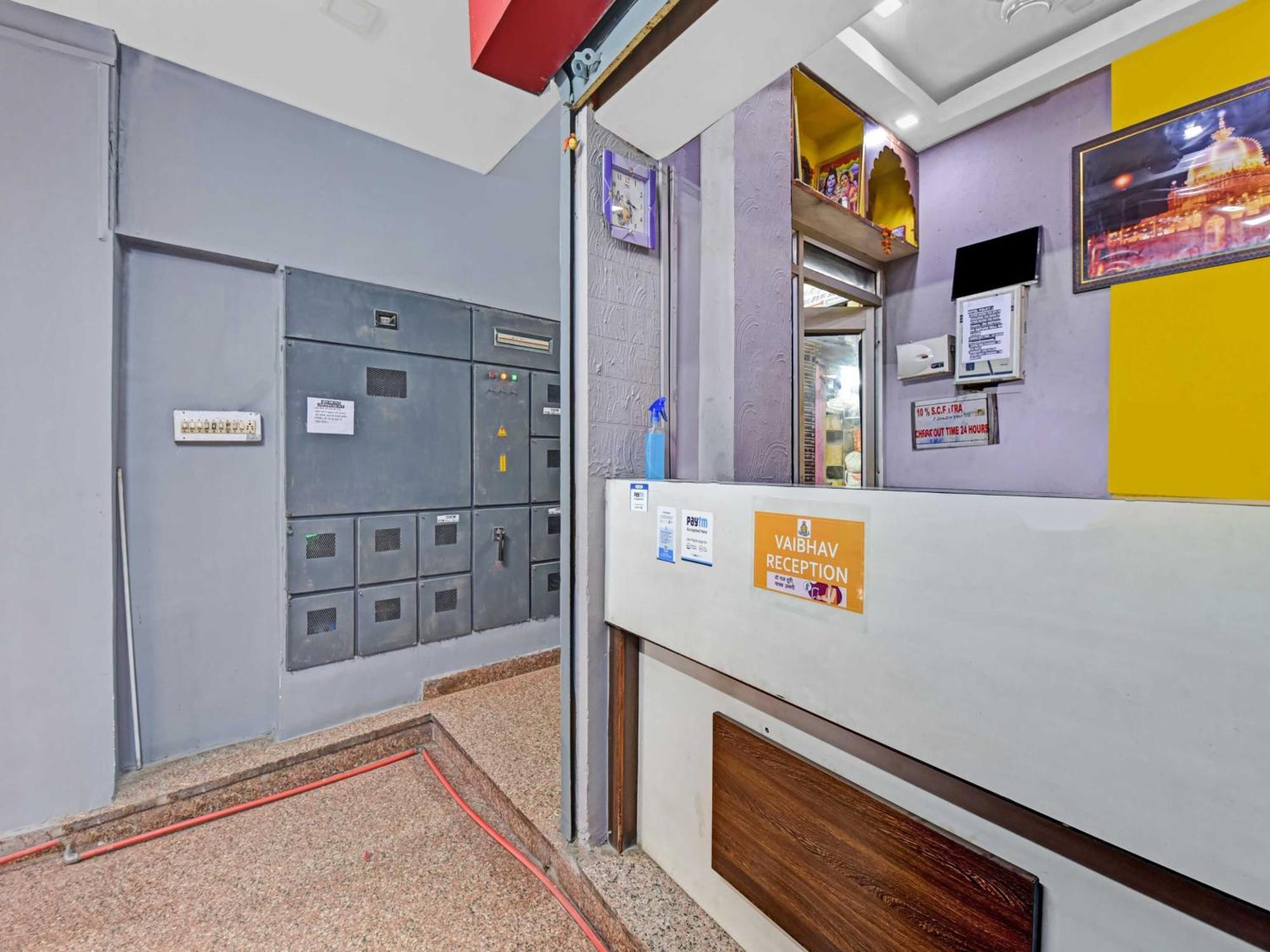 Oyo 85212 Hotel Vaibhav Аджмер Екстериор снимка