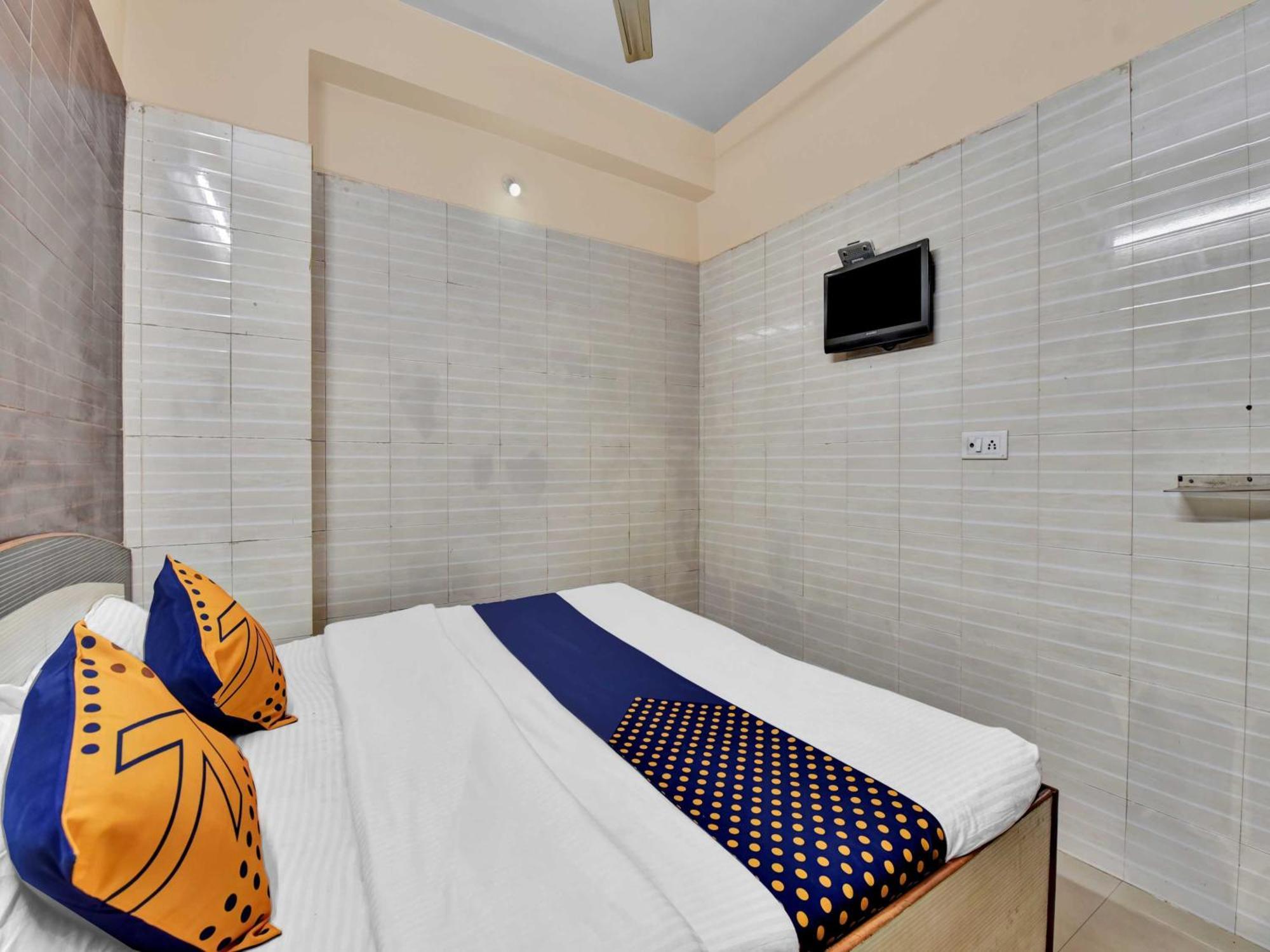 Oyo 85212 Hotel Vaibhav Аджмер Екстериор снимка